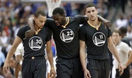 前锋的故事爆料视频播放,球场背后的故事与激情瞬间